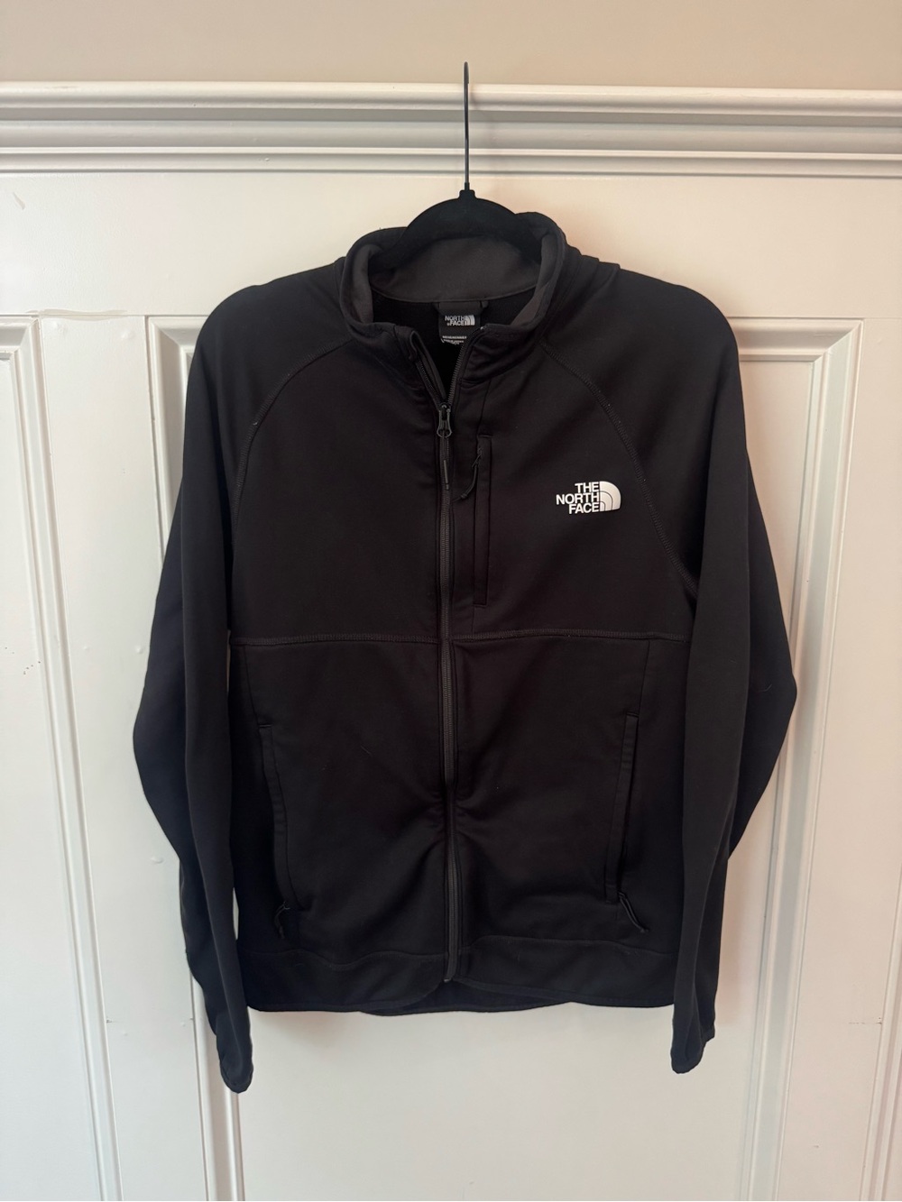 The North Face Men’s Black Full-Zip Softshell Jacket